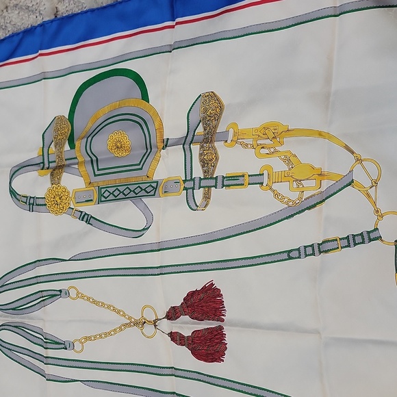 Authentic Celine silk scarf - Picture 6 of 7